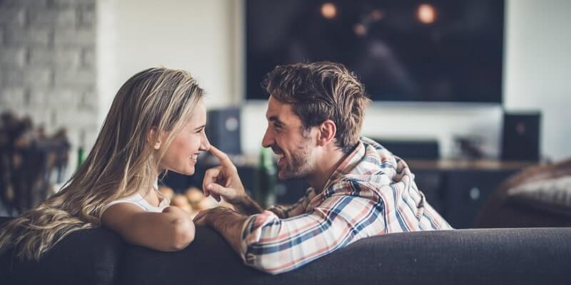 Femmes qui aiment les Hommes plus âgés