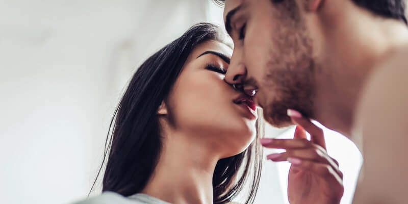 Comment embrasser avec langue