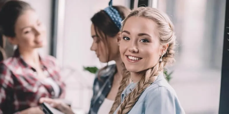 Comment attirer une femme sans lui parler