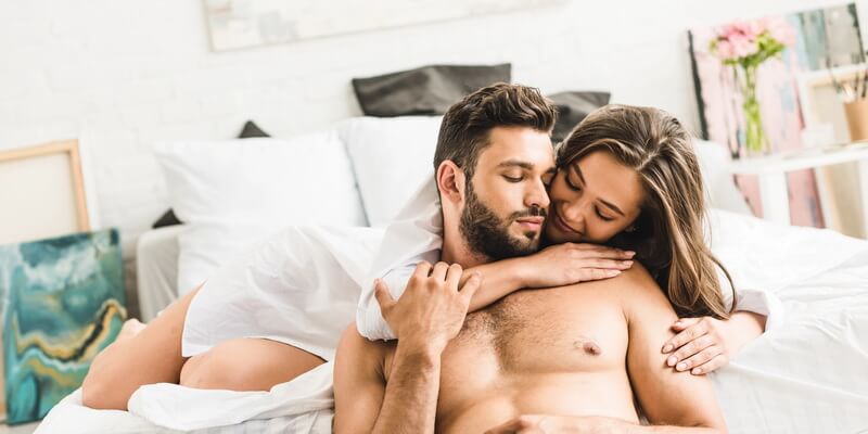 Lion et capricorne au lit