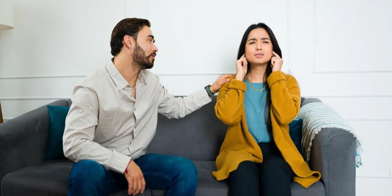 Elle m'ignore mais me regarde