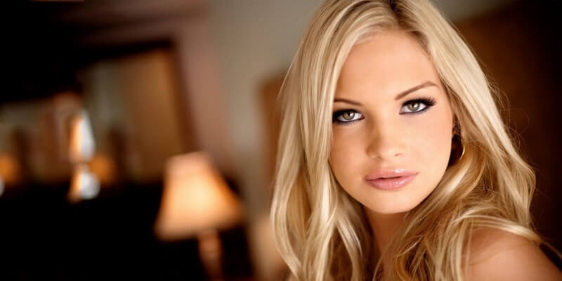 Vous êtes devenue blonde au lieu d'être brune