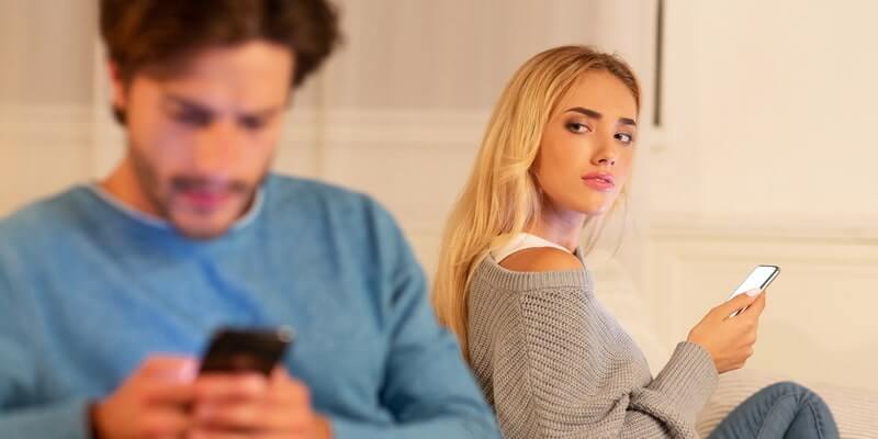 Signes de jalousie dans l'amitié