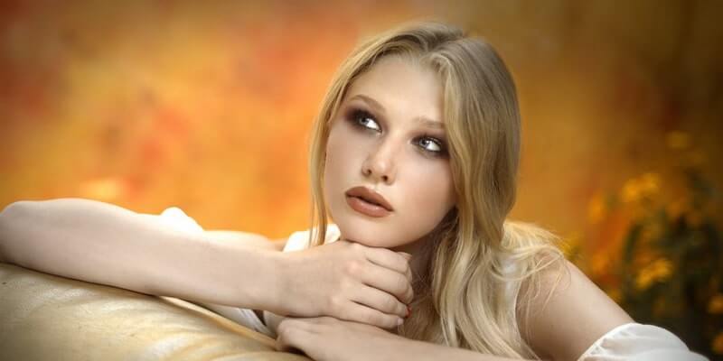 Rencontre avec une femme blonde