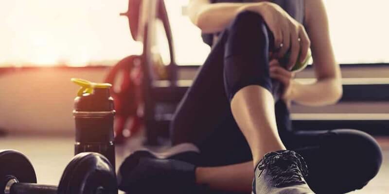 Rencontre avec une femme athlétique