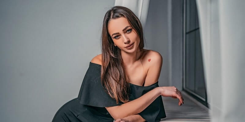 Les filles aux yeux marron foncé